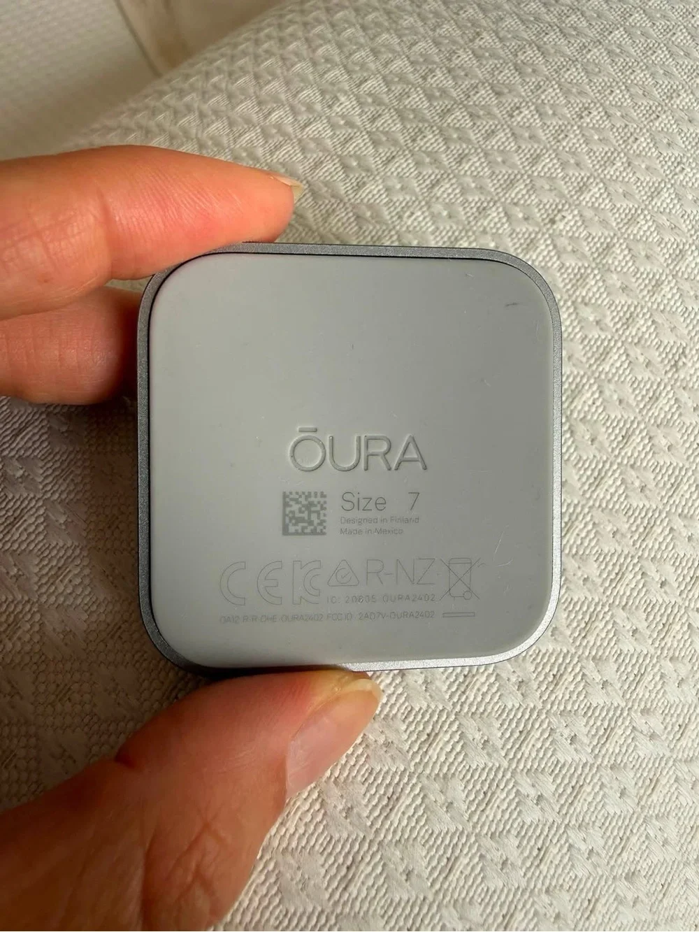 Gold Oura gen 4 + Charger